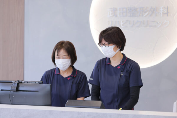 事務仕事風景